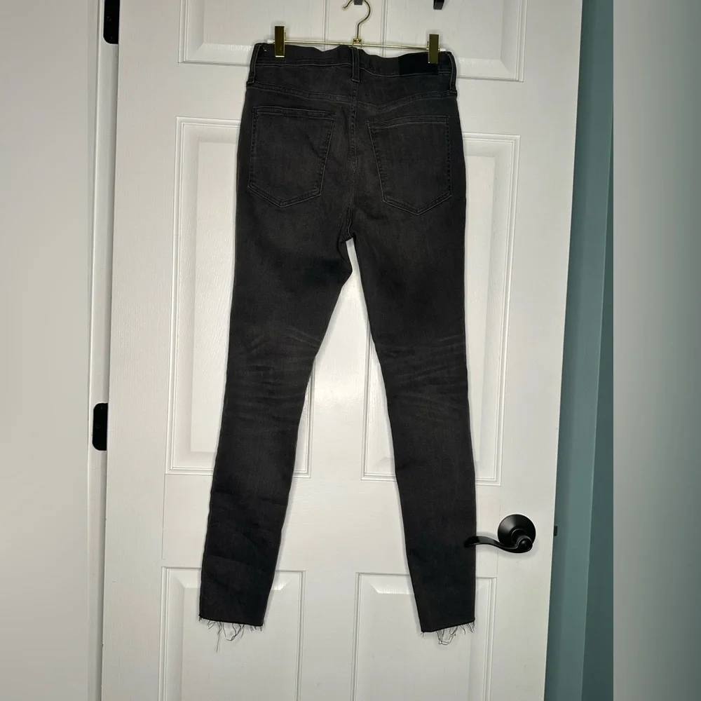 Madewell 9” Mid-Rise Skinny Jeans Black/Charcoal Distressed Raw Hem • Size 28 - Picture 3 of 8